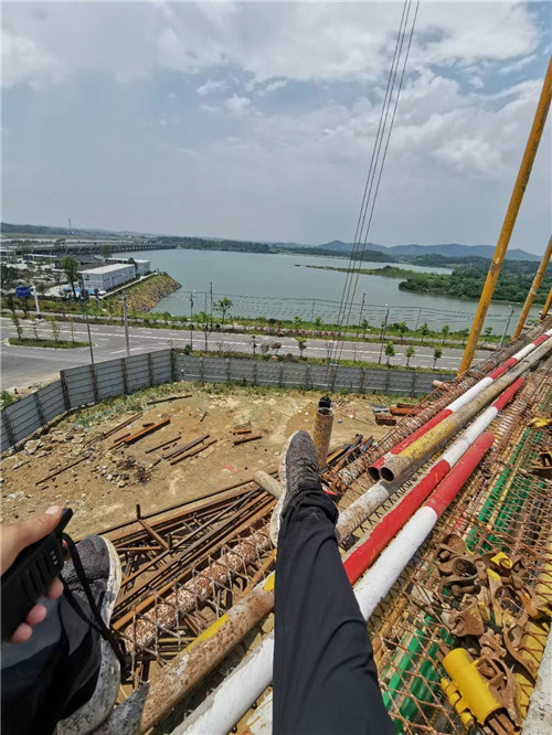 灌南县作业中发生设备损坏或人员意外，责任怎么划分？